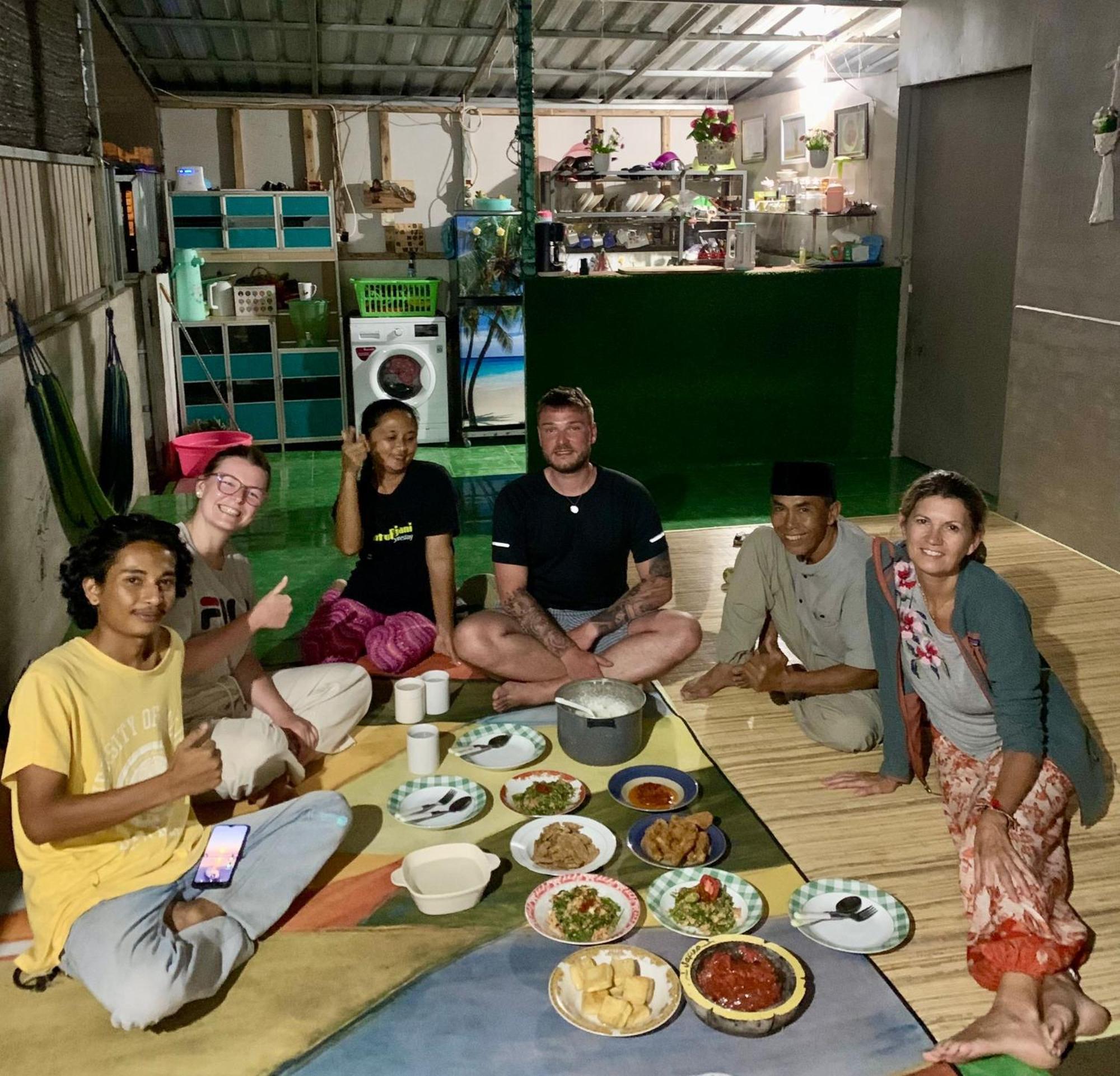 Raturinjani Homestay Selong Ngoại thất bức ảnh