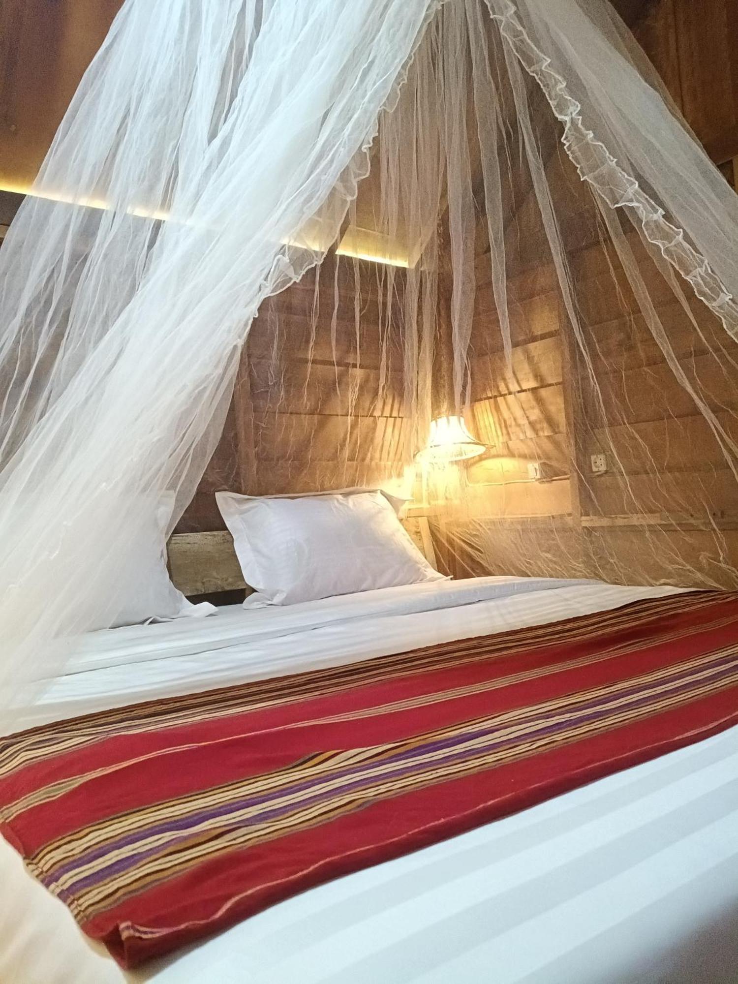 Raturinjani Homestay Selong Ngoại thất bức ảnh